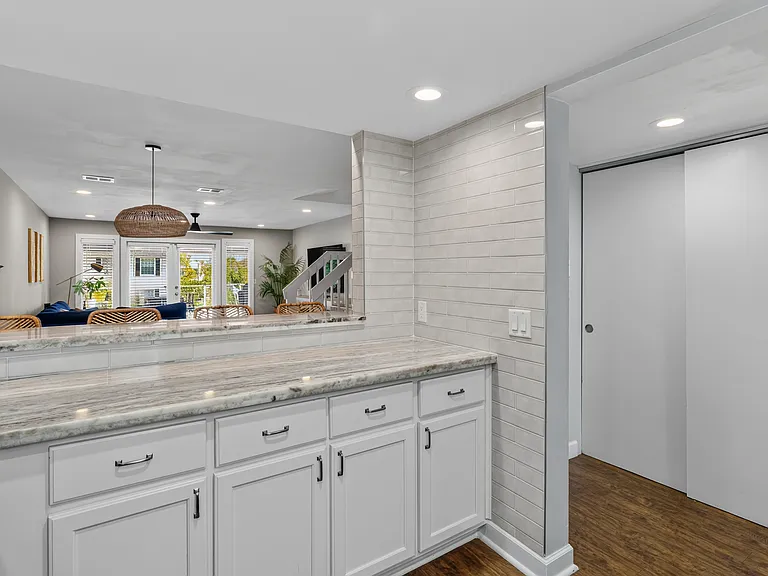 Kitchen/Bar