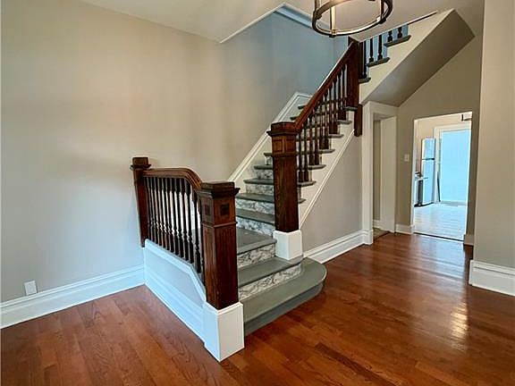 5th image of 623 N 22nd St
