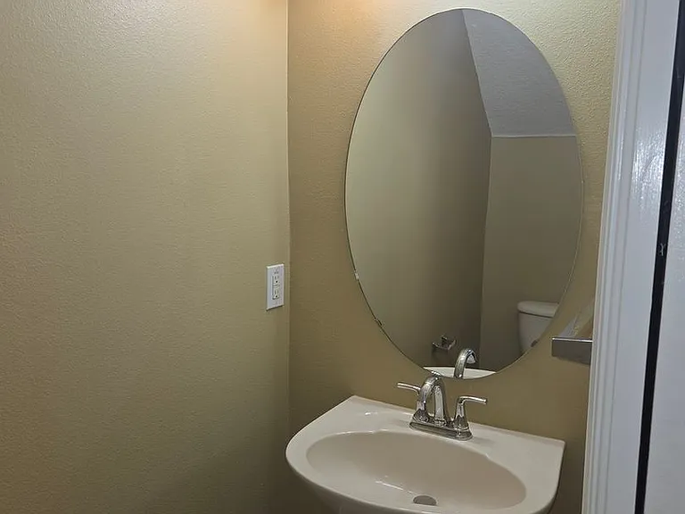 122 Wilton Cir — Photo 8
