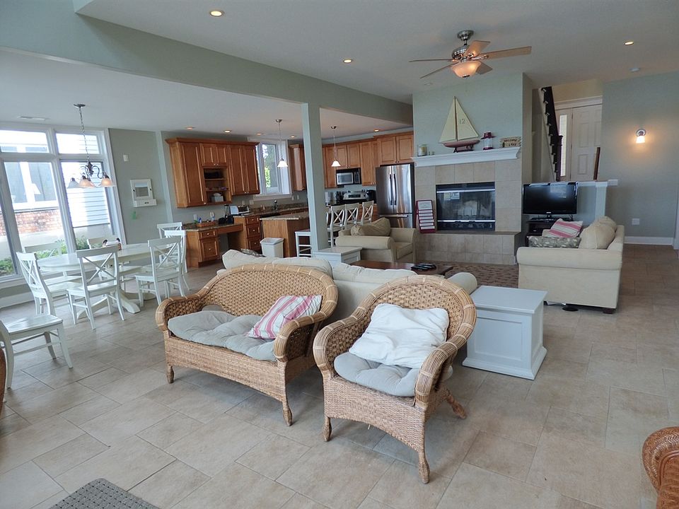 1st image of 50376 W Lakeshore Dr
