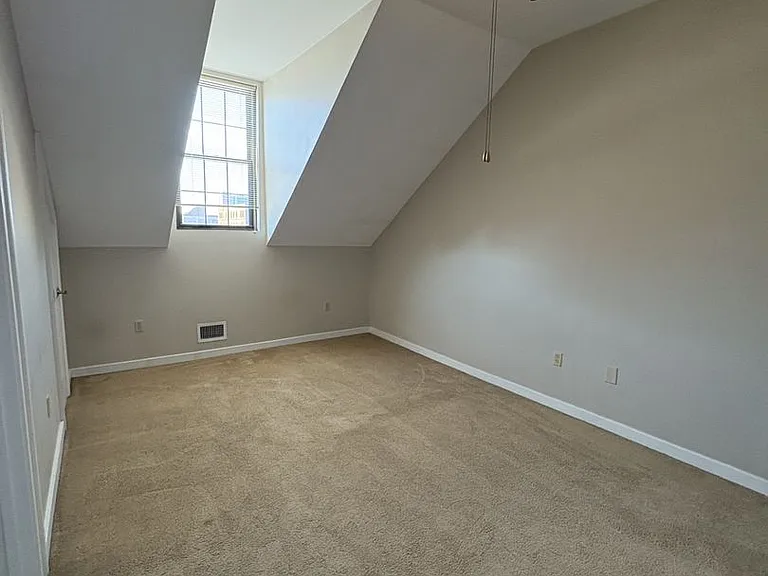 125 W. Saratoga St — Photo 29