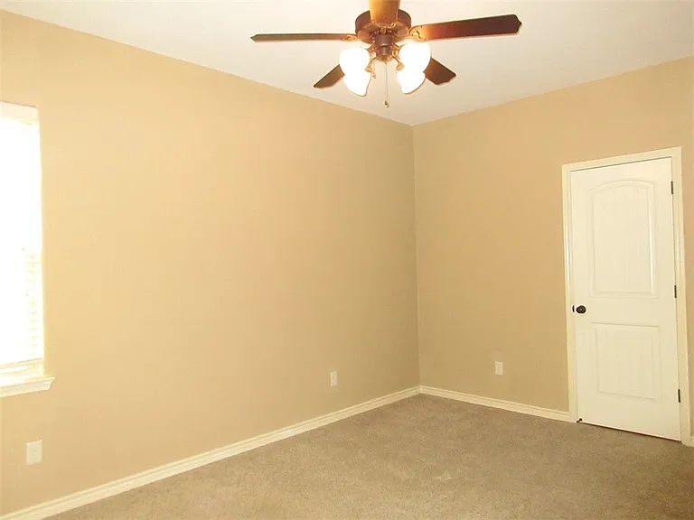 2907 Old Ironsides Dr — Photo 8
