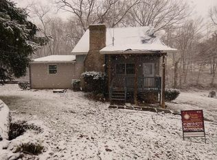 318 Jackson Rd, Pittsburgh, PA 15239