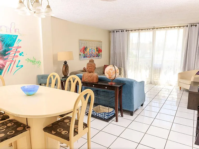 1401 Euclid Ave #303 — Photo 2