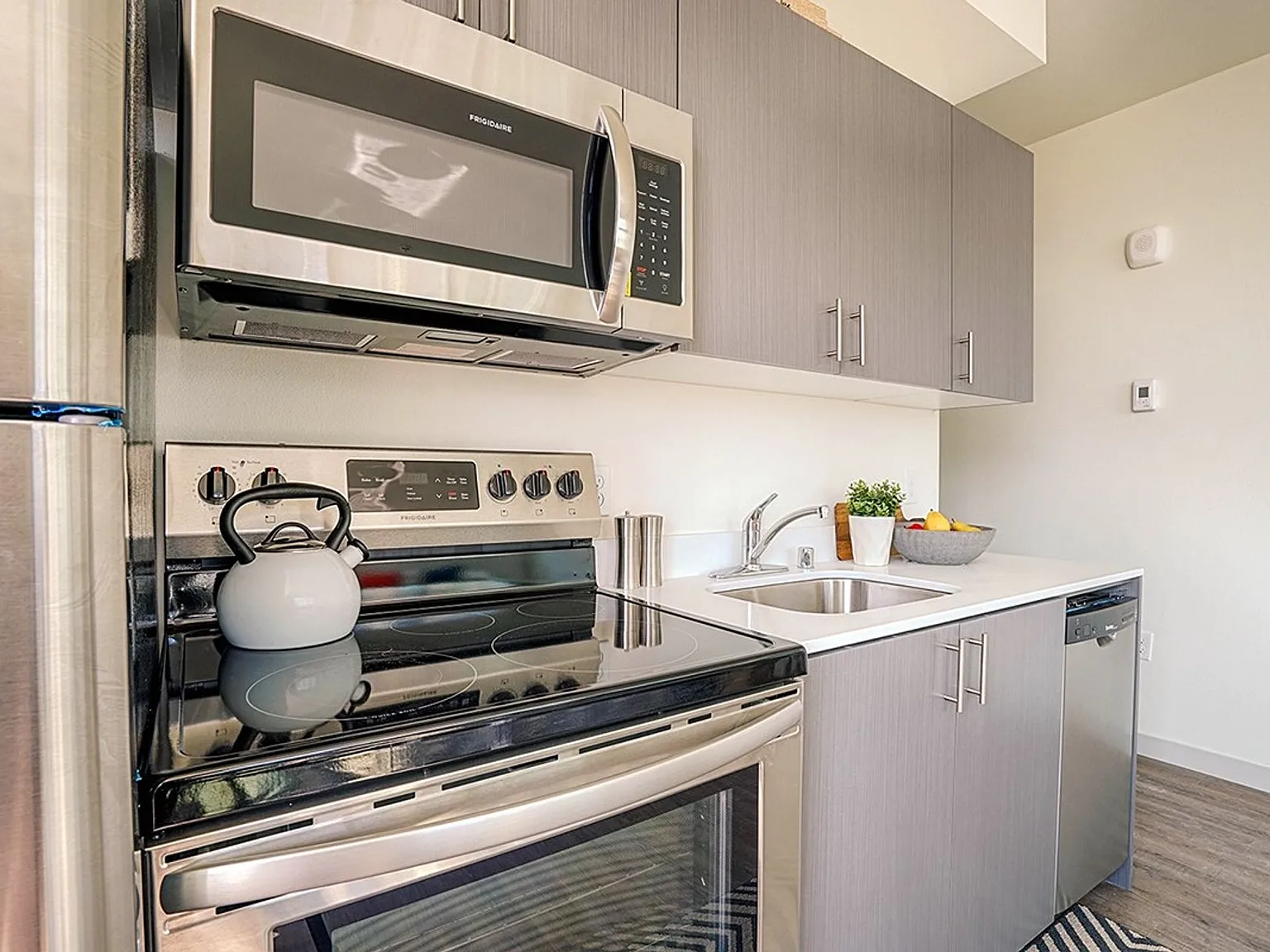 4801 Fauntleroy Apartments — Photo 2