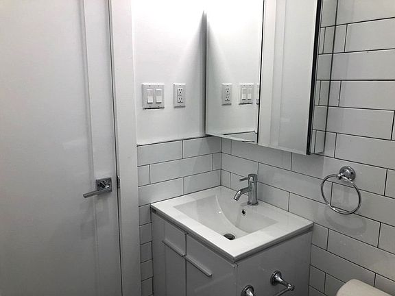 5th image of 486 Brooklyn Ave APT 1B