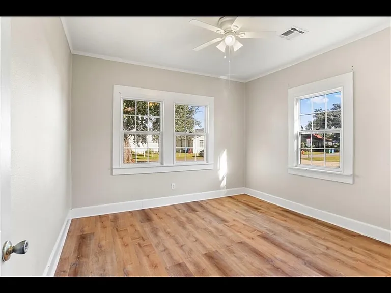 406 Early St — Photo 7