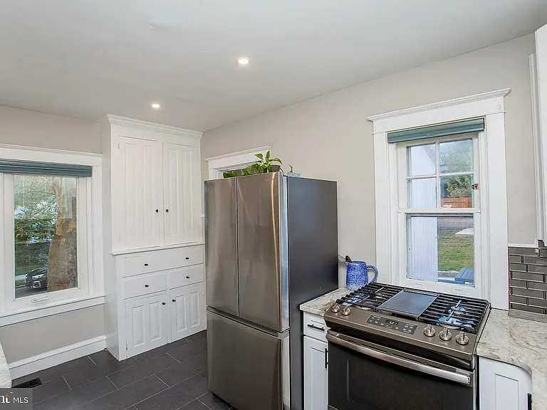 501 E Mount Airy Ave — Photo 12