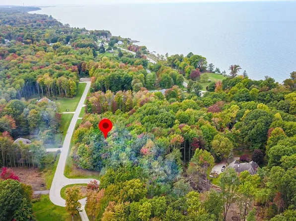 Red Oak Cir, Conneaut, OH 44030