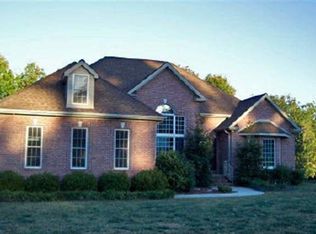 240 Cascade Dr, Paducah, KY 42003