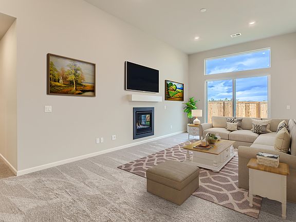 4th image of 63103 NE Henningsen Pl