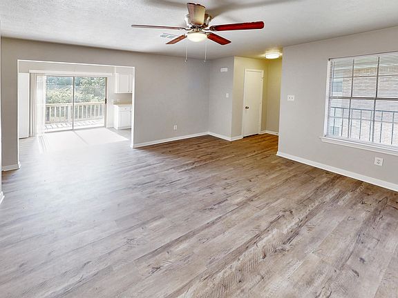 5th image of 1204 Vinyard Ct #B