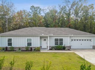 94 Prospect St, Freeport, FL 32439