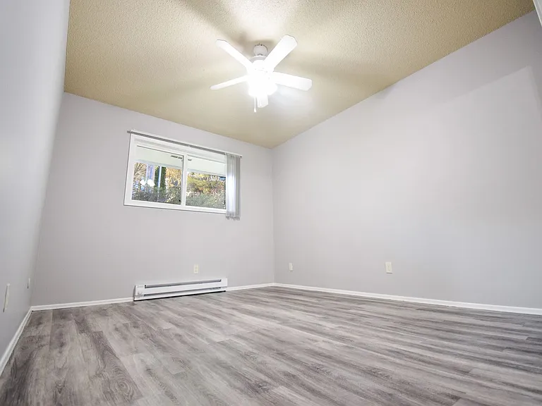 Vista Hills Apartments — Photo 29