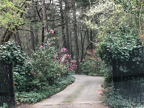 Shared drive with other homes off Lokoya.