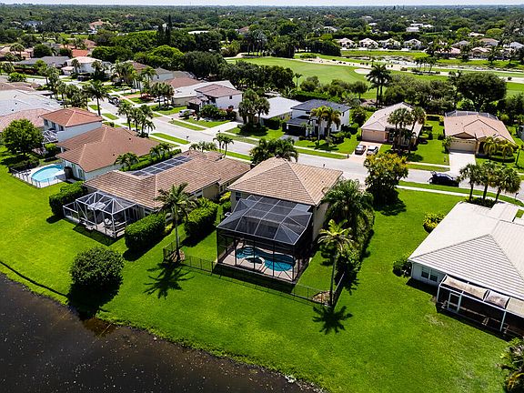 4th image of 1681 Lakefield North Court