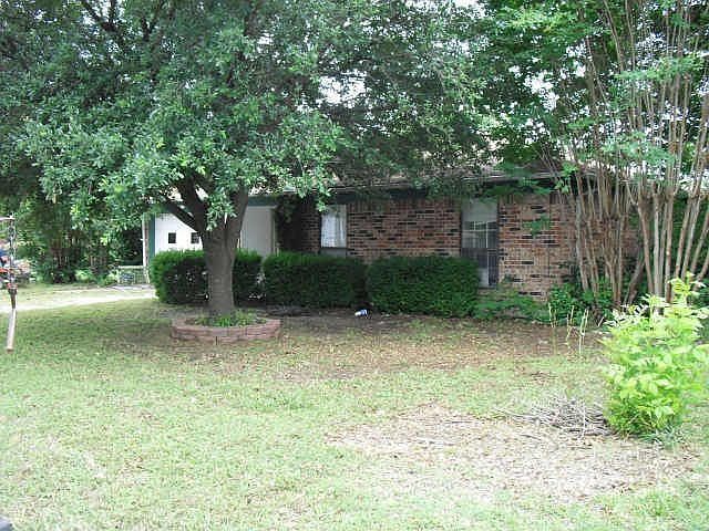 1st image of 444 White Oak Ln