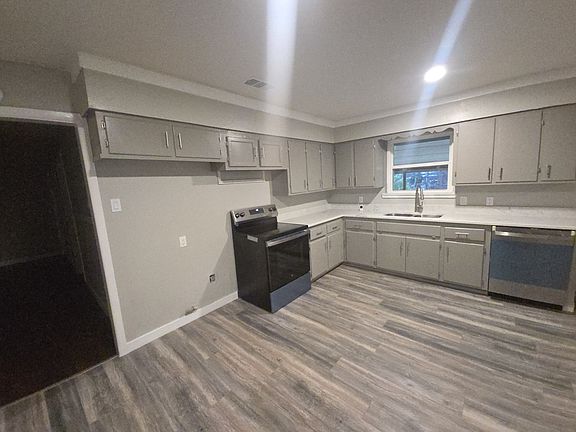 4th image of 510 Town Creek Dr