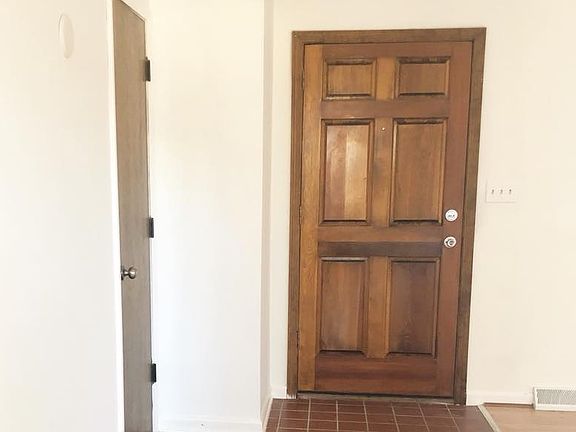 3rd image of 8331 Palmetto Ln