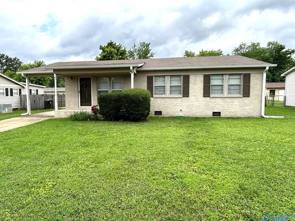 1300 7th Ave, Athens, AL 35611