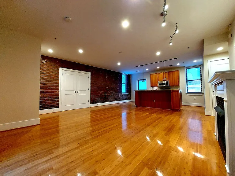 1440 Church St NW — Photo 8