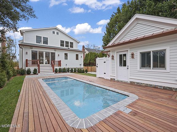 4th image of 217 Pitney Avenue