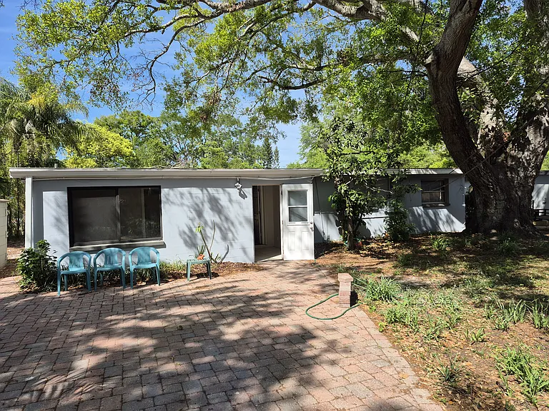 2117 Barcelona Dr — Photo 34