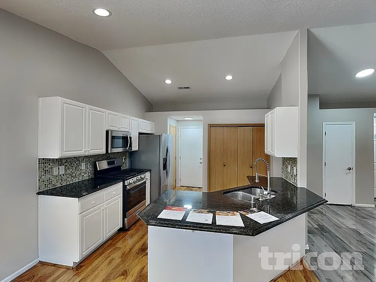 2419 NE 164th Ave — Photo 5