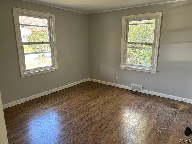 3 bed, 2.0 bath, 1404 sqft, $2,800 — Photo 2