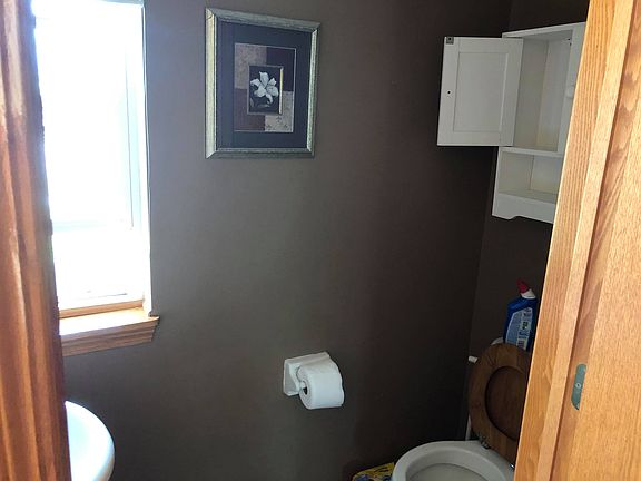 5th image of 1220 Crestview Dr
