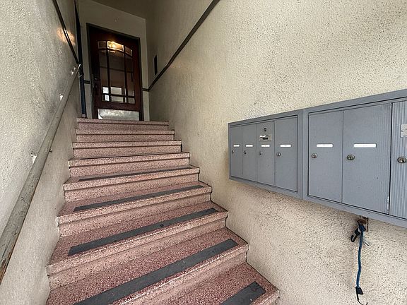 2nd image of 1402 Lombard St #7