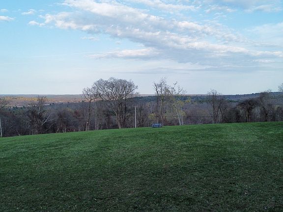 4th image of 213 Long Hill Rd