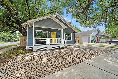 4734 Bell St #B Photo 1 4734 Bell St #B Photo 1