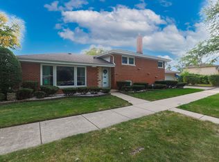 9423 Kilbourn Ave, Skokie, IL 60076