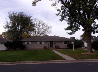 940 Main St S, Shakopee, MN 55379