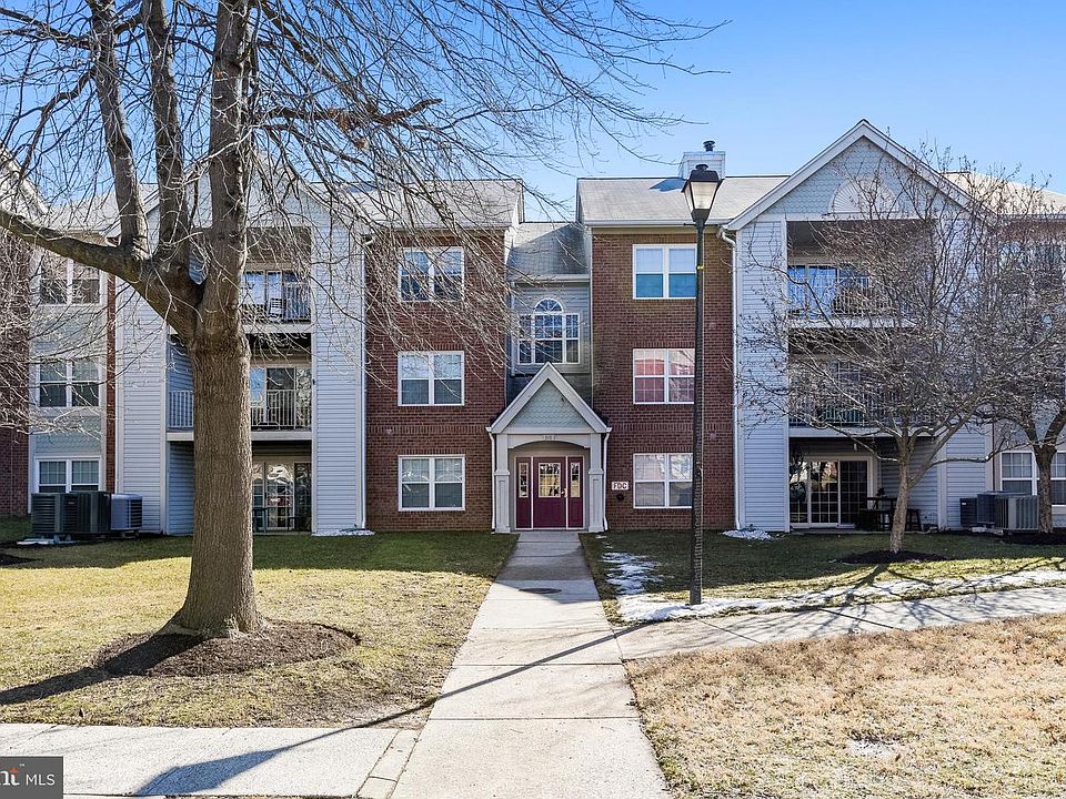 1st image of 310 Blue Water Ct Unit 103