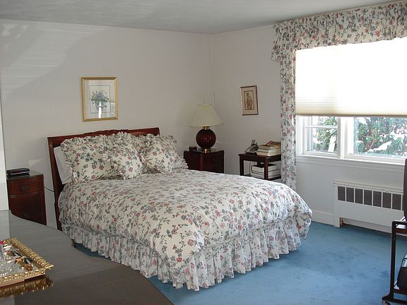 apprx 16x13 Master Bedroom