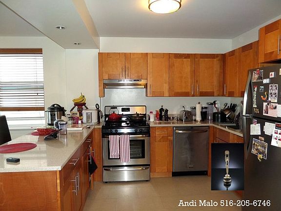 4th image of 2548 Crescent St #5