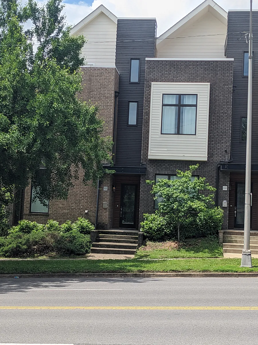 Building Photo - 1021 Wedgewood Ave