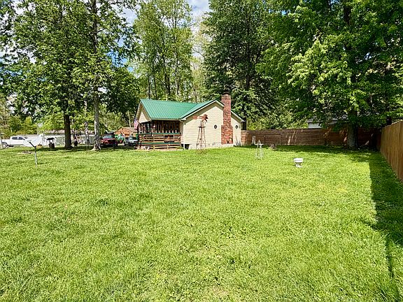4th image of 235 Cardinal Ln