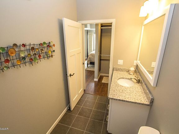 5th image of 279 Minnesota Ave W APT 208