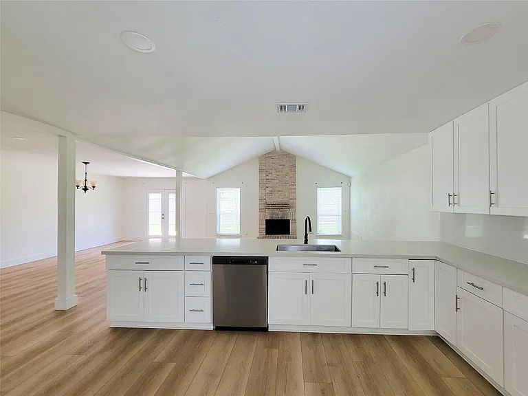8103 Wind Forest Dr — Photo 7