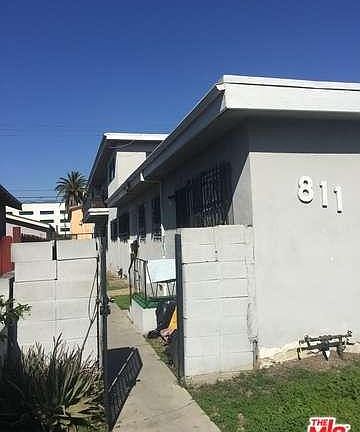 2nd image of 811 W 62nd St