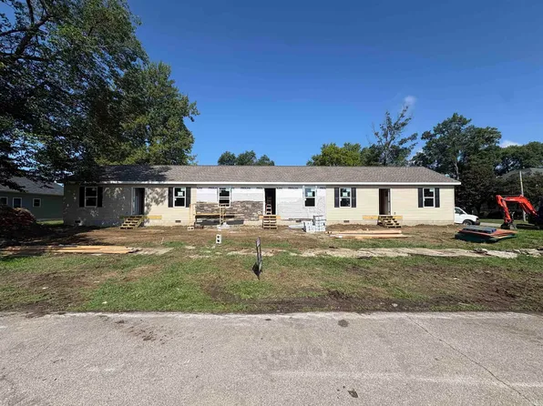 124-126 128 Lincoln St, Oakland City, IN 47660