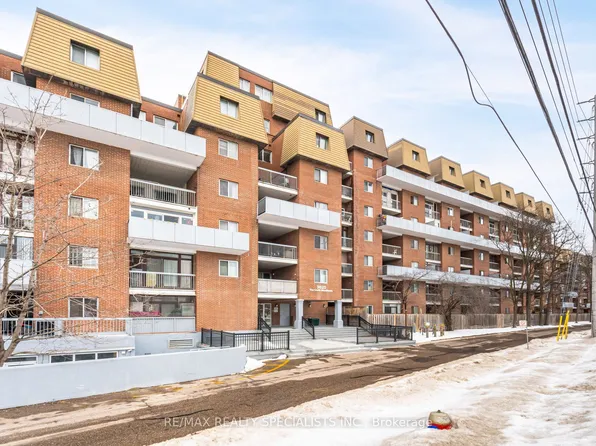 3025 The Credit Woodlands #325, Mississauga, ON L5C 2V3