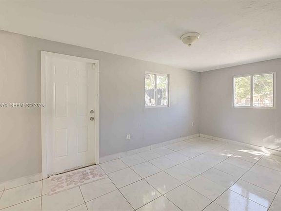 5th image of 3510 SW 39th St