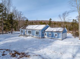 8 Pine Dr, Lincolnville, ME 04849