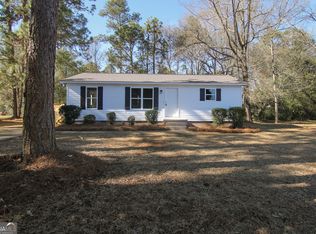 421 Vienna Cir, Fort Valley, GA 31030