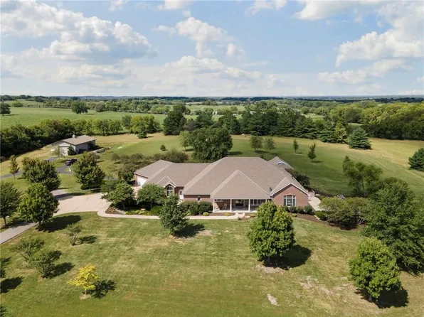15600 NE 124th St, Kearney, MO 64060
