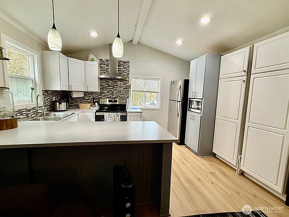 4th image of 16405 Maple Valley Highway #10